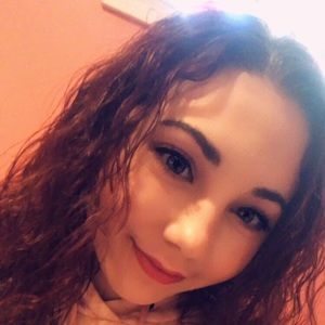 Meet your Posher, Adrianna